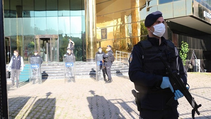 HDP'li Iğdır, Siirt ve Kurtalan belediyelerine kayyım atandı